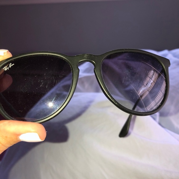 black raybans with black lenses - Picture 2 of 4